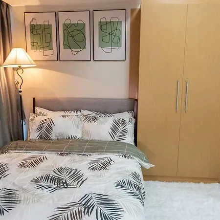 A2J Luxury 2Br Bgc Uptown Suite Near Uptown Mall