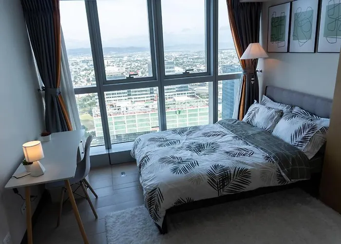 A2j Luxury 2br Bgc Uptown Near Uptown Mall *