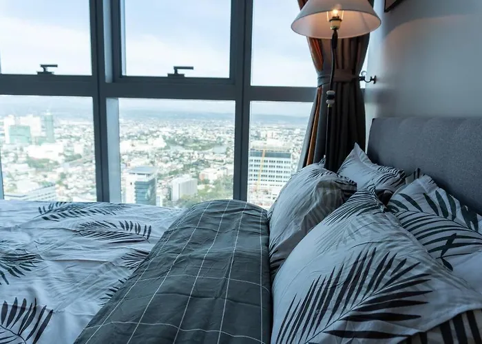 A2j Luxury 2br Bgc Uptown Near Uptown Mall