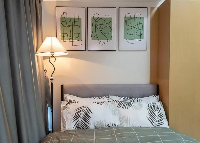 A2j Luxury 2br Bgc Uptown Near Uptown Mall Manila