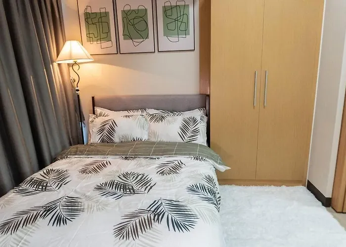 Apartment A2j Luxury 2br Bgc Uptown Near Uptown Mall *