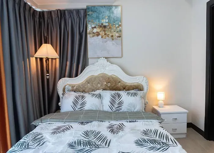 A2j Luxury 2br Bgc Uptown Near Uptown Mall *