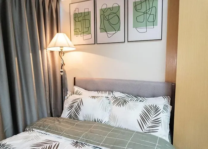 A2j Luxury 2br Bgc Uptown Near Uptown Mall Apartment Manila