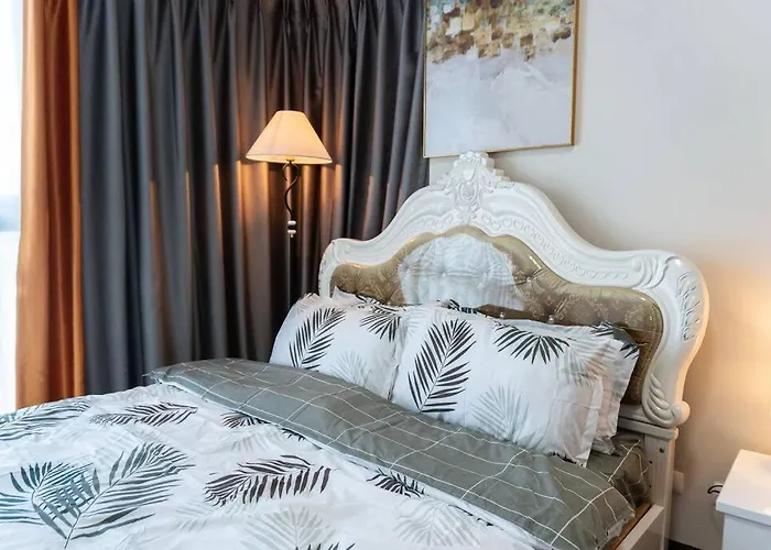 Apartment A2j Luxury 2br Bgc Uptown Near Uptown Mall *