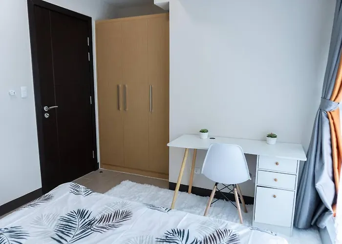 A2j Luxury 2br Bgc Uptown Near Uptown Mall * Manila