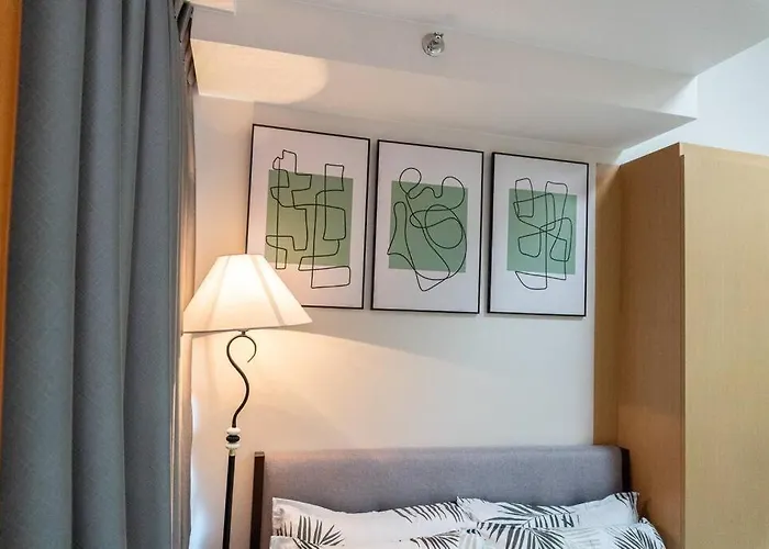 A2j Luxury 2br Bgc Uptown Near Uptown Mall * Manila