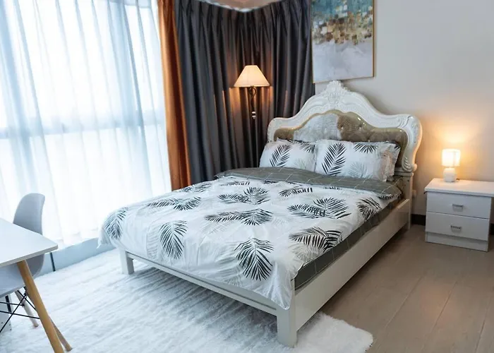 A2j Luxury 2br Bgc Uptown Near Uptown Mall *